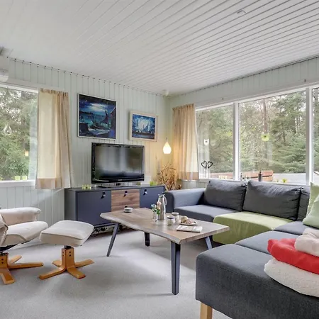 Jaarne - 800m From The Sea By Interhome