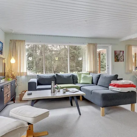 Jaarne - 800m From The Sea By Interhome Feriehus *